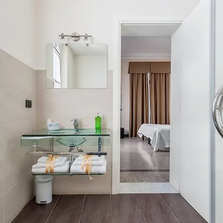 In Elisa & Gentucca Bed & Breakfast Lucca