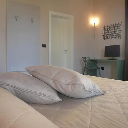 Bed & Breakfast In Elisa & Gentucca 2*